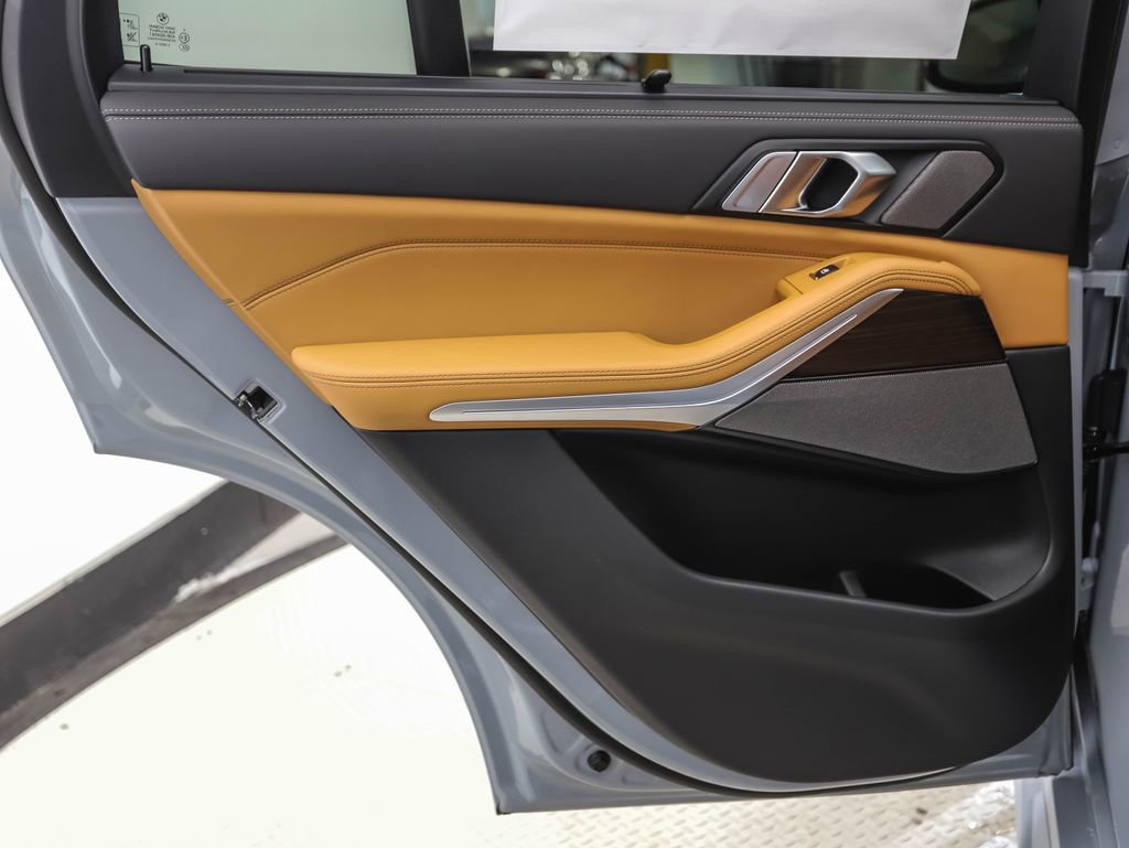 New 2026 BMW X5 xDrive40i w/ M Sport Package AWD/4WD image 20