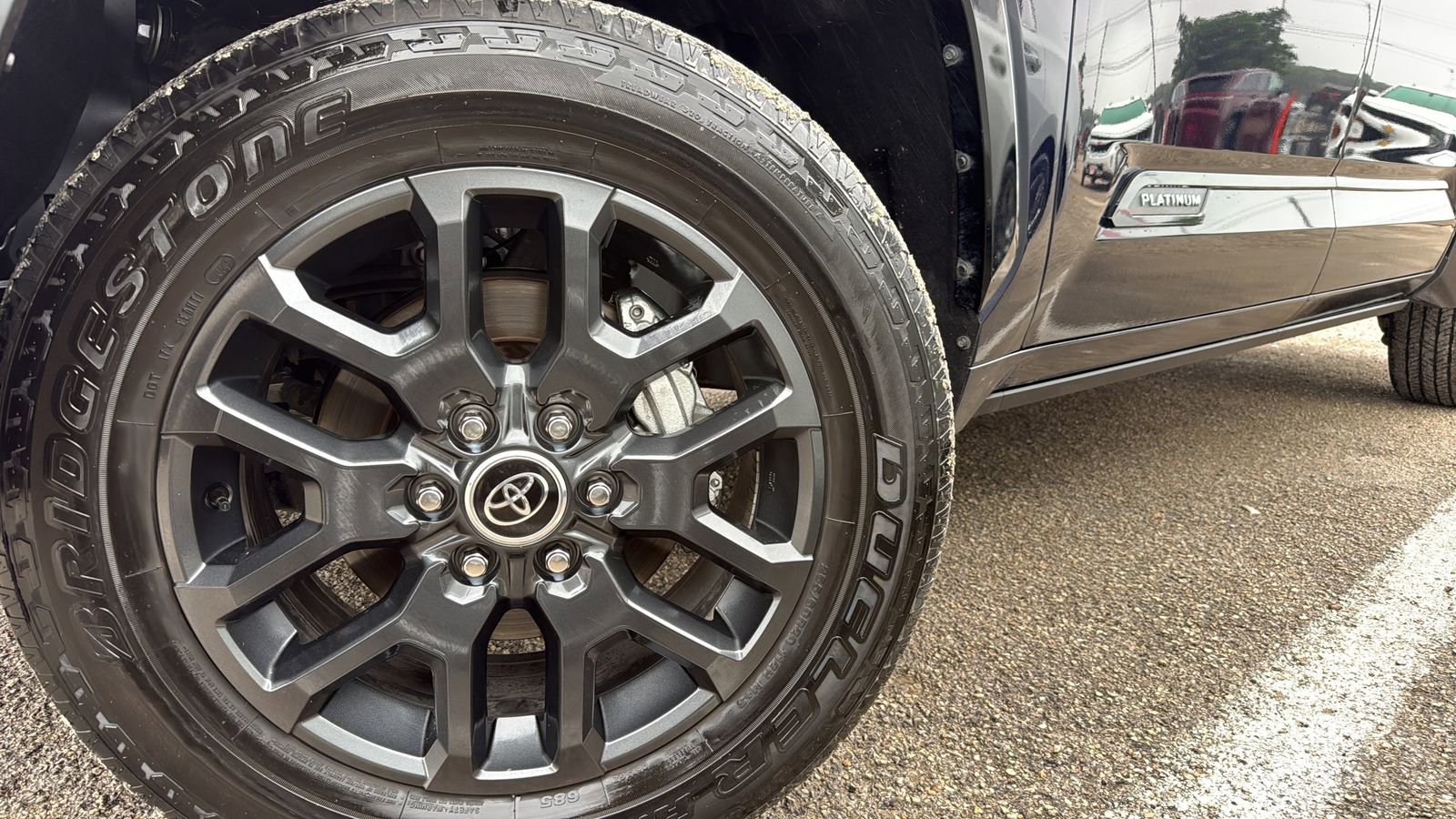 Used 2023 Toyota Tundra Platinum AWD/4WD image 28