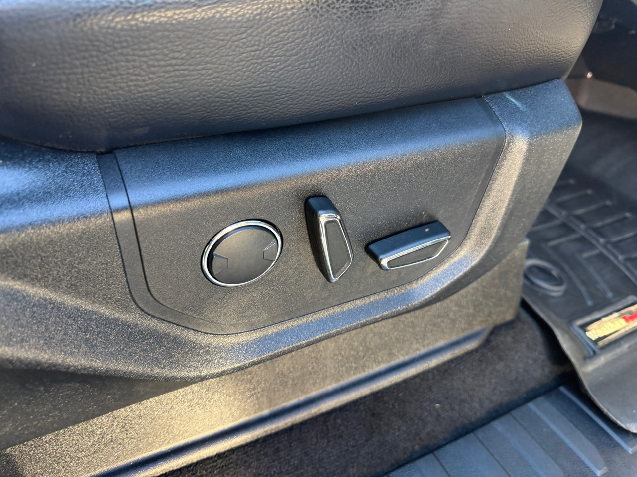 Used 2017 Ford F250 Lariat w/ Lariat Ultimate Package image 31