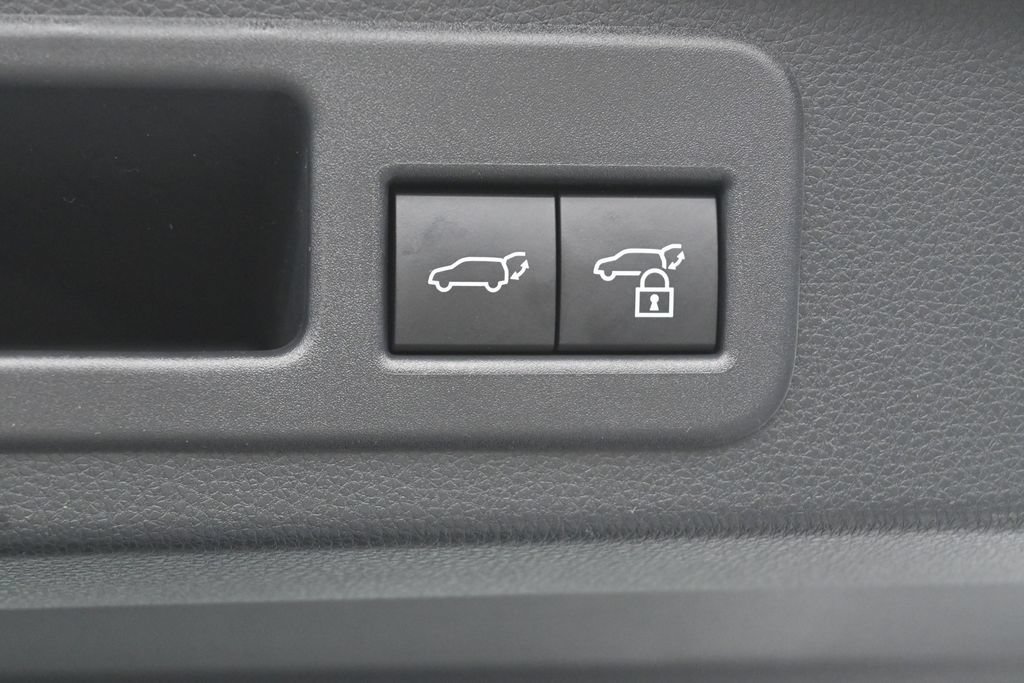 Used 2025 Toyota 4Runner Limited AWD/4WD image 34