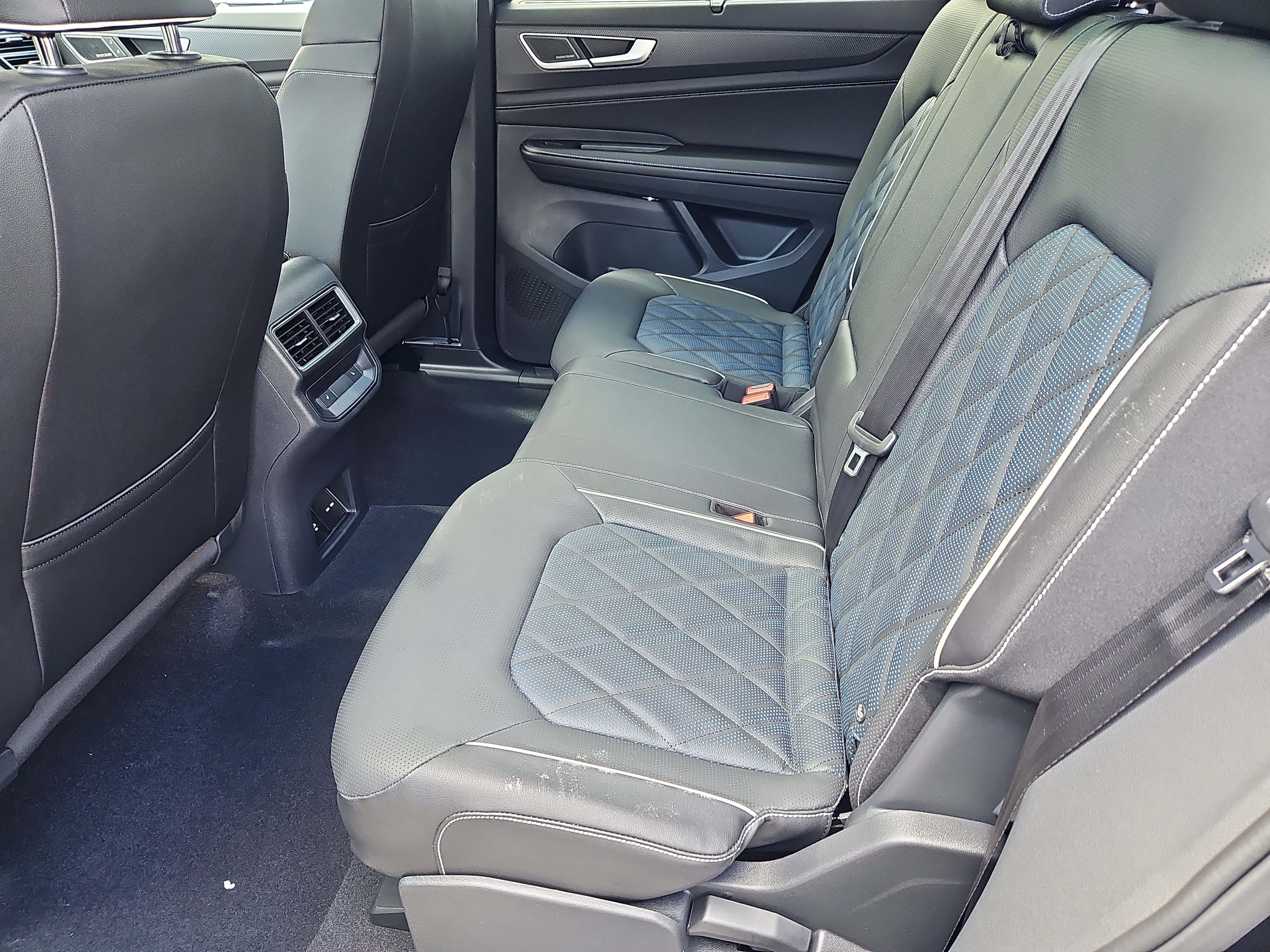 New 2026 Volkswagen Atlas Cross Sport SEL Premium R-Line image 22