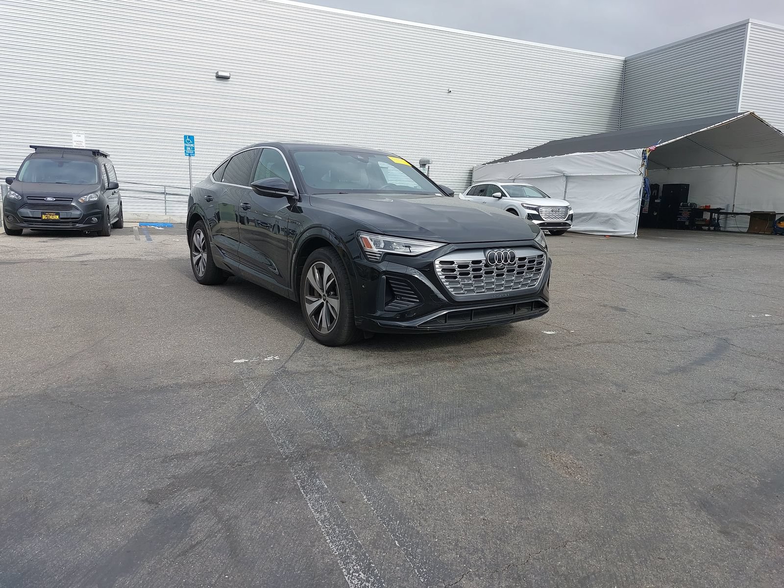 Used 2024 Audi Q8 e-tron Premium Plus w/ Premium Plus Package AWD/4WD image 2