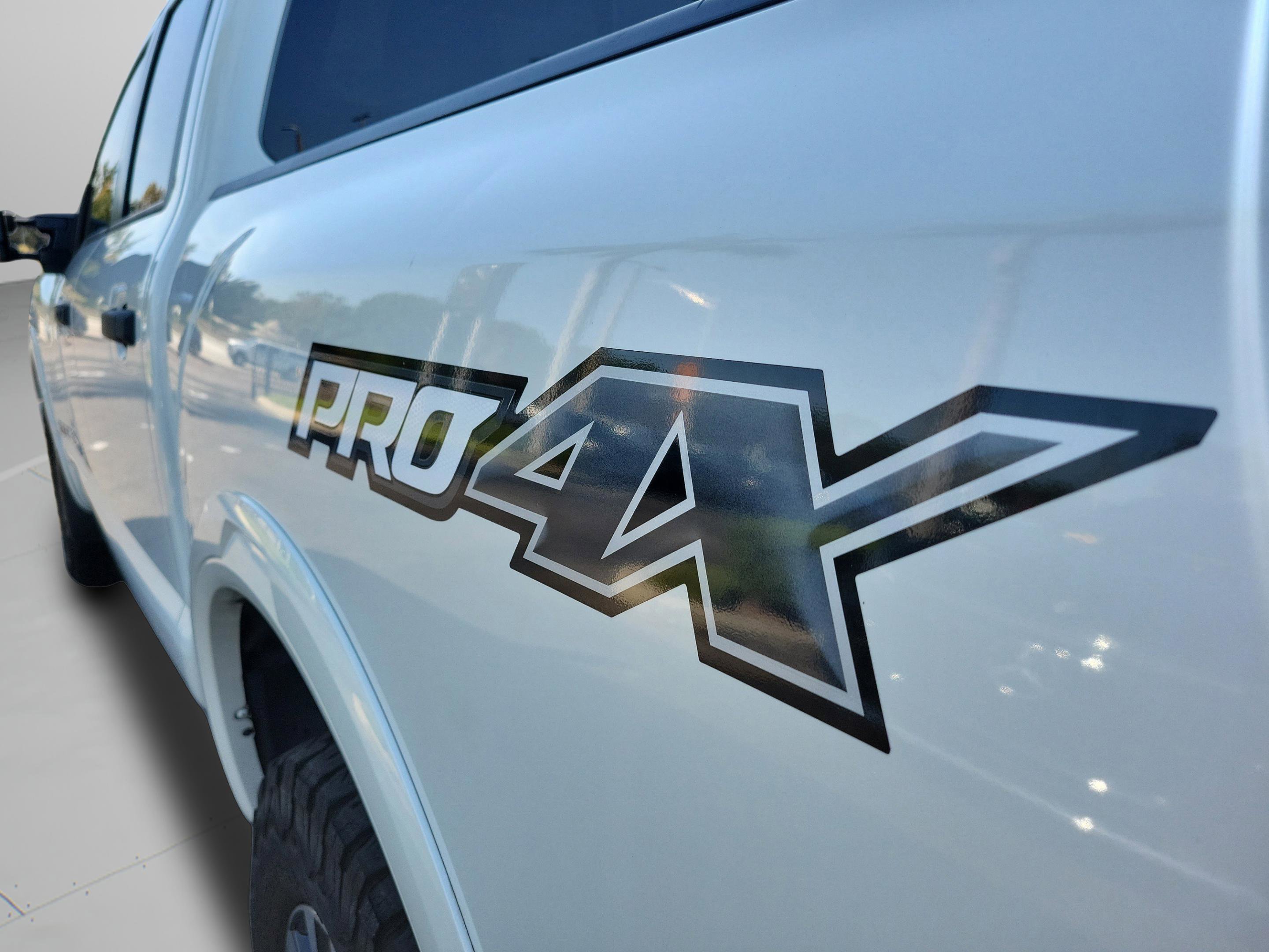 Used 2018 Nissan Titan PRO-4X image 29