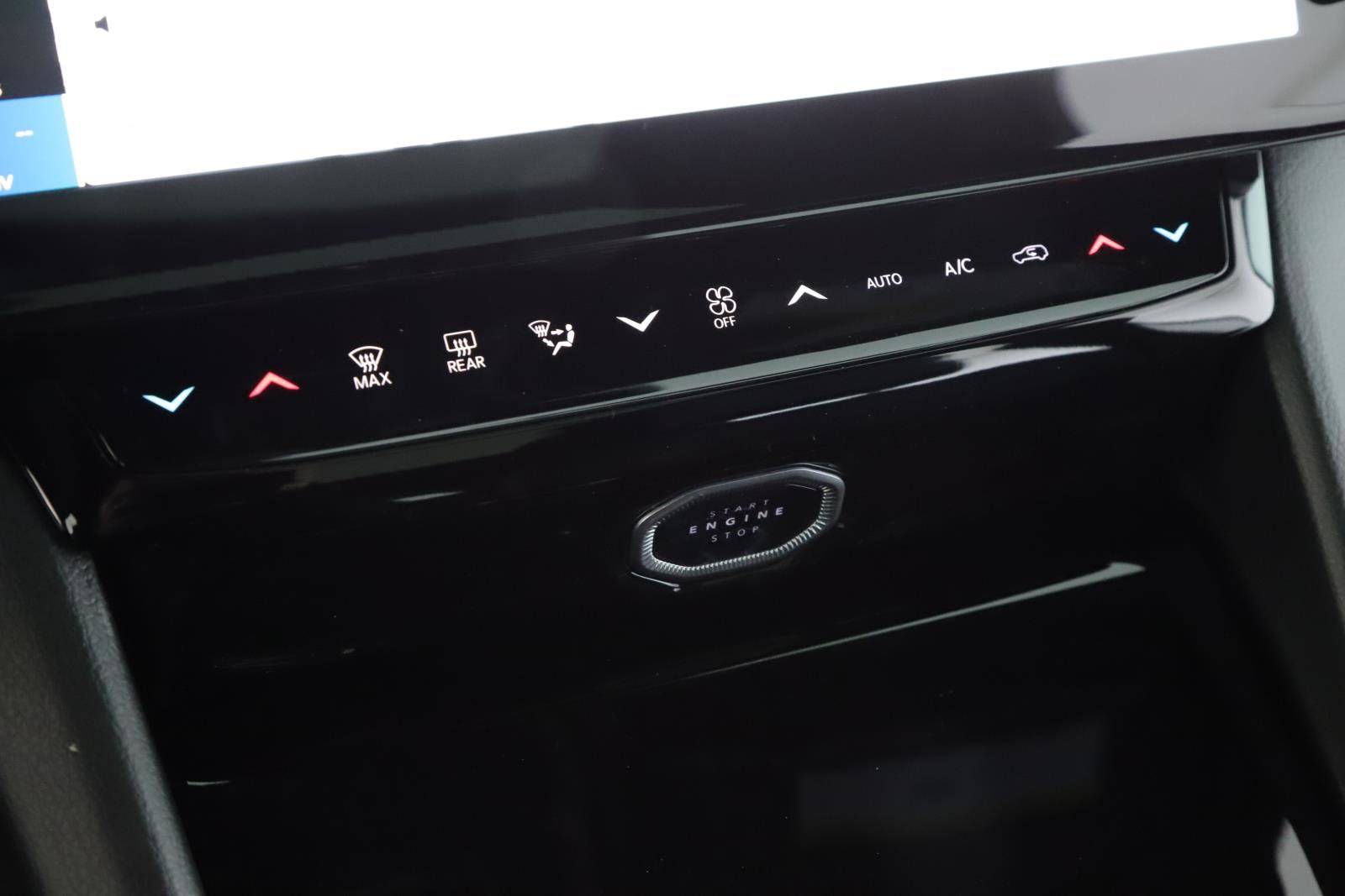 New 2026 Jeep Grand Cherokee Limited w/ Limited Altitude Package image 12