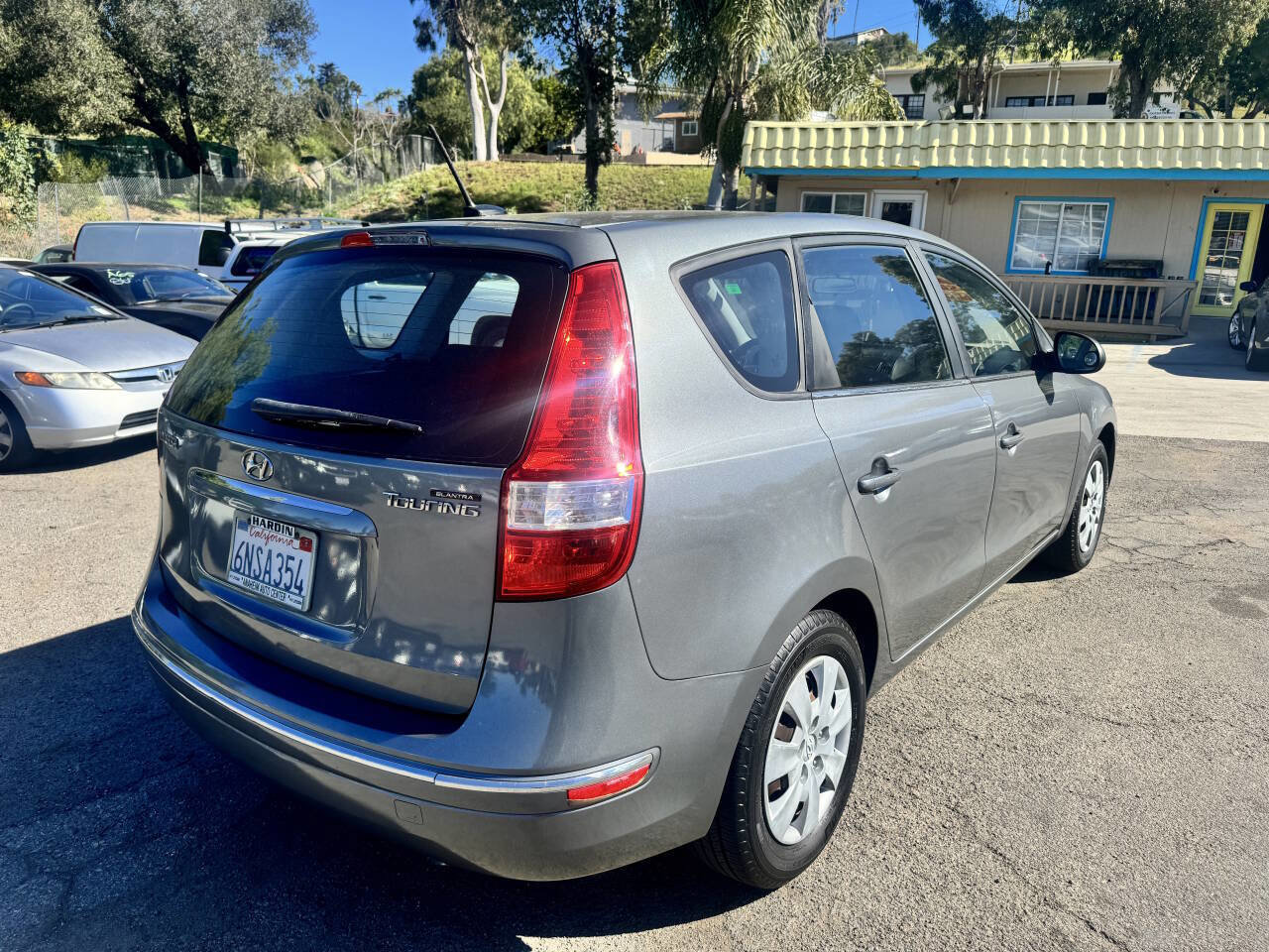 Used 2010 Hyundai Elantra GLS FWD image 8