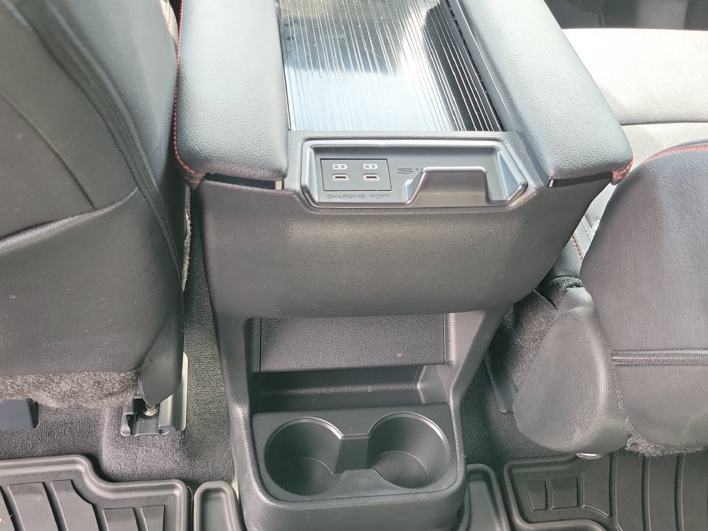 Used 2025 Toyota Sienna XSE FWD image 35