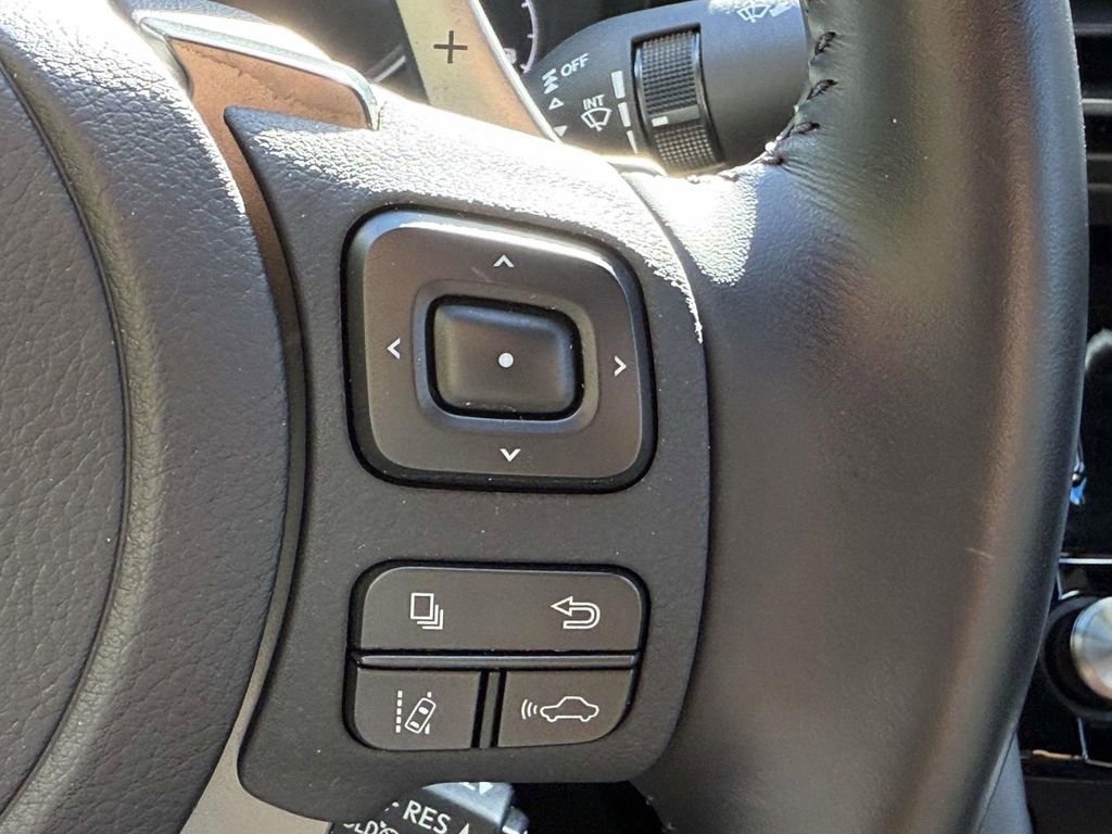 Used 2022 Lexus IS 300 AWD image 21