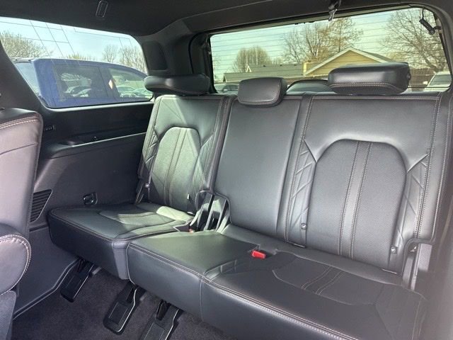 Used 2022 Ford Expedition Platinum image 17