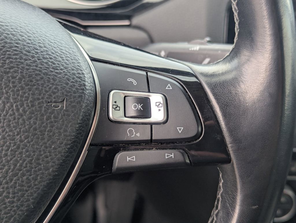 Used 2015 Volkswagen Jetta SEL Premium image 22