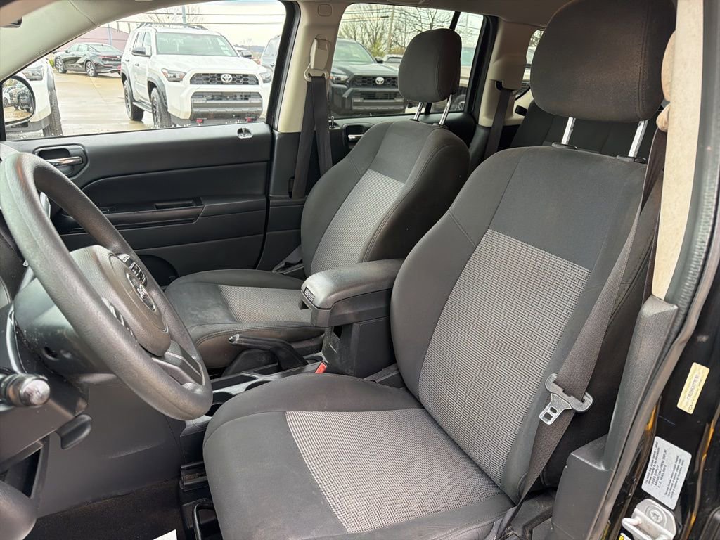 Used 2016 Jeep Compass Sport w/ Power Value Group image 9