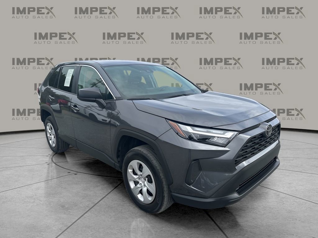 Used 2025 Toyota RAV4 LE image 7