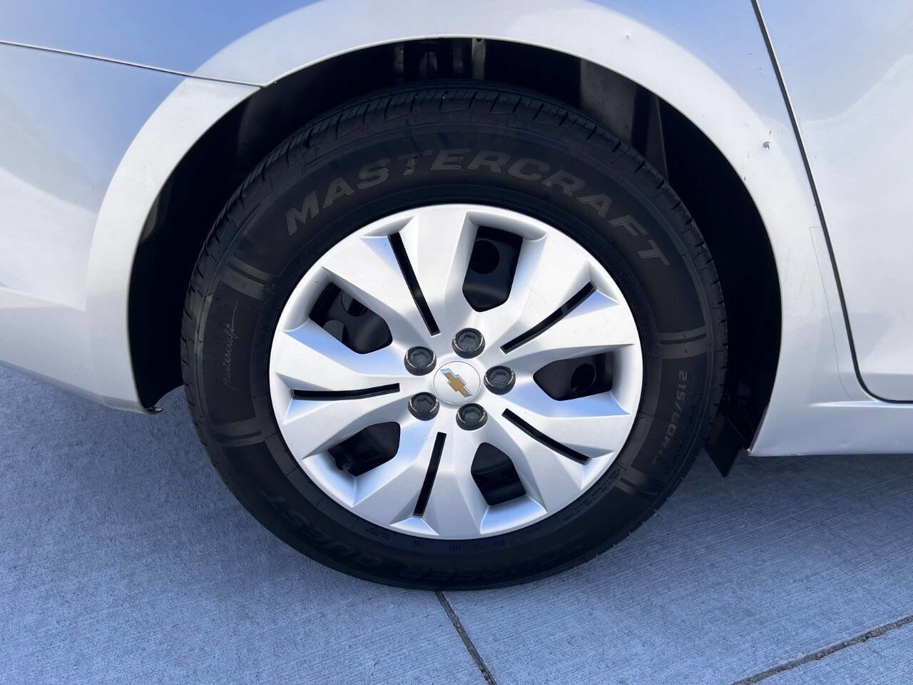 Used 2015 Chevrolet Cruze LS image 13