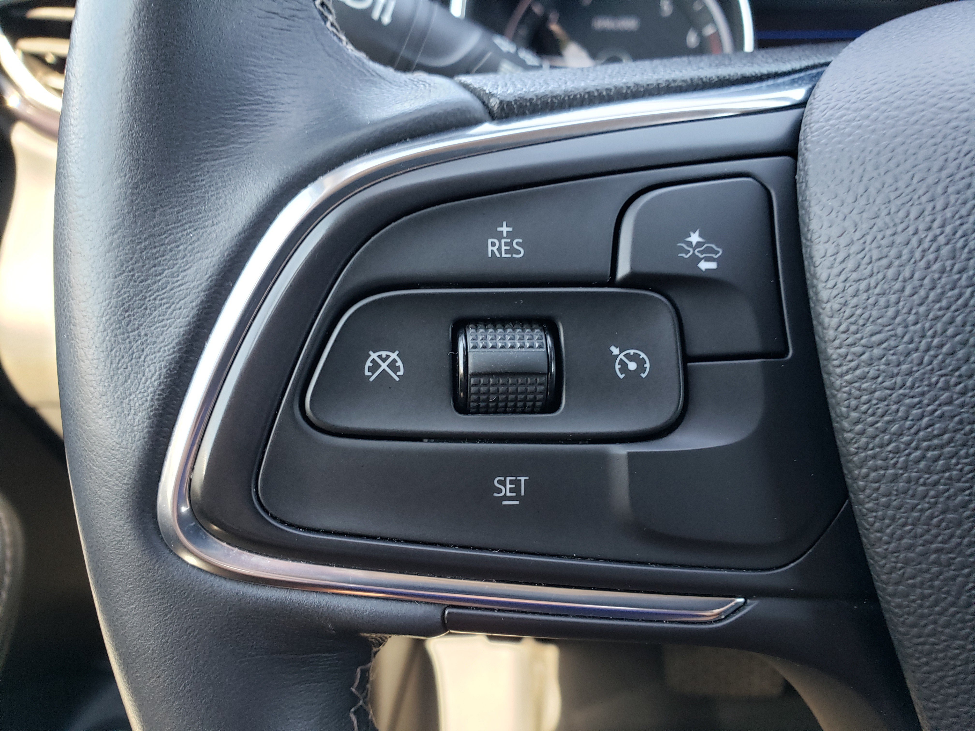 Used 2022 Buick Encore GX Select w/ Sport Touring Package FWD image 16