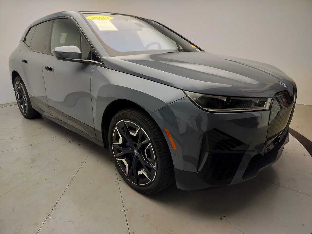 Certified 2024 BMW iX xDrive50 w/ Premium Package AWD/4WD image 2