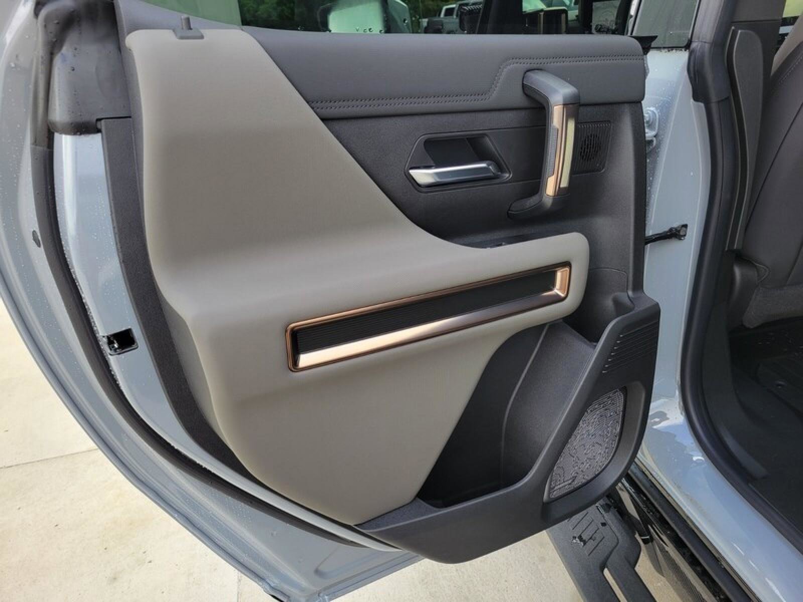 New 2025 GMC Hummer EV 2X w/ LPO, Illumination Package image 30