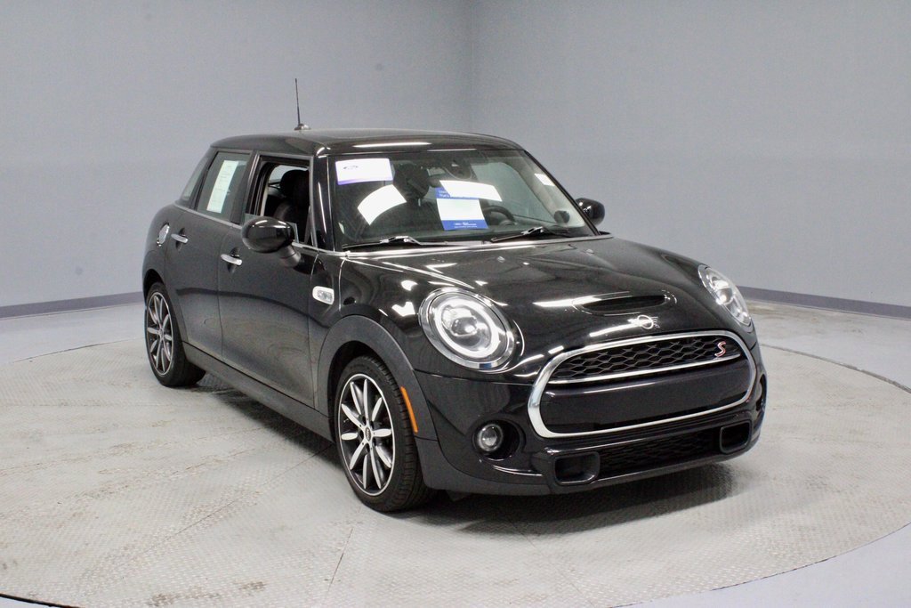 Used 2020 MINI Cooper S image 1