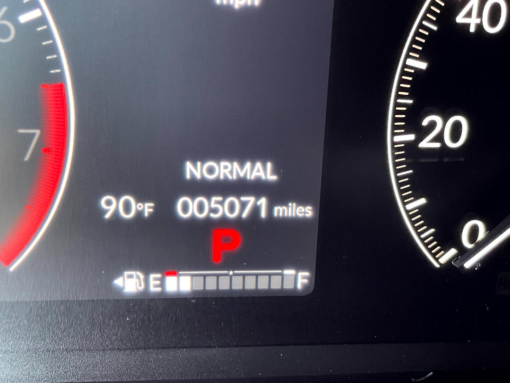 Used 2025 Honda Pilot TrailSport image 16