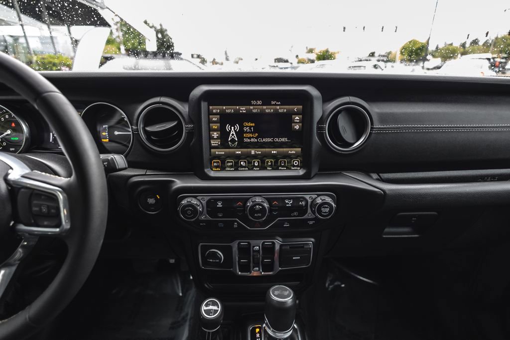 Used 2023 Jeep Wrangler Unlimited Sahara AWD/4WD image 27