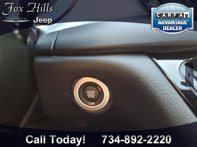 Used 2026 Chrysler Pacifica Limited FWD image 26