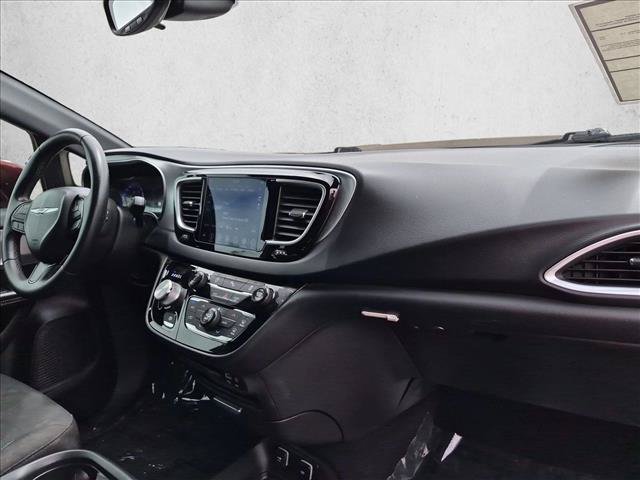 Used 2018 Chrysler Pacifica Touring Plus w/ S Appearance Package FWD image 23