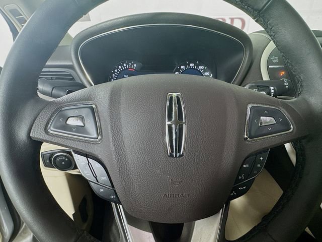 Used 2017 Lincoln MKC Premiere image 13