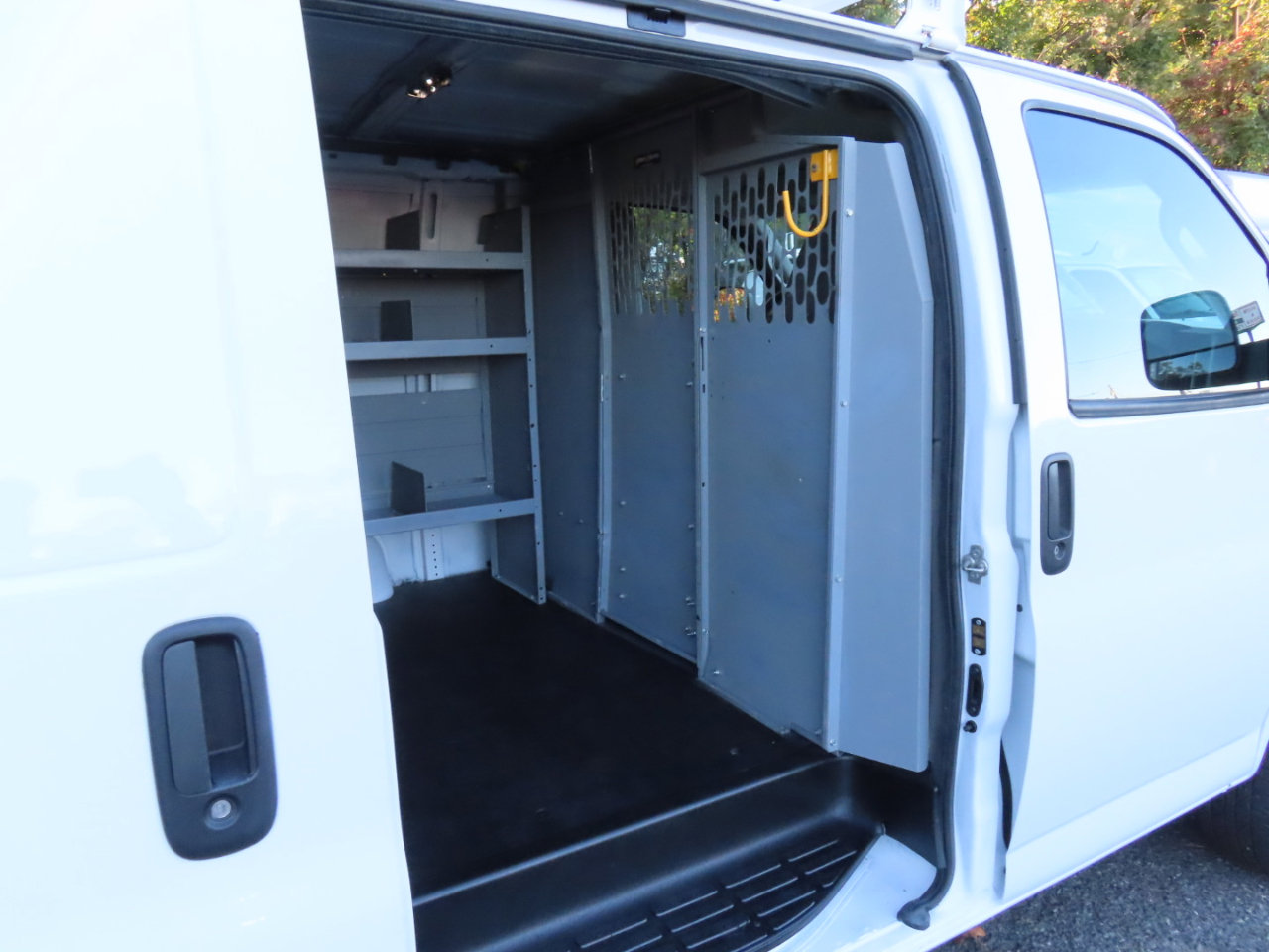 Used 2019 Chevrolet Express 3500 w/ Driver Convenience Package image 13