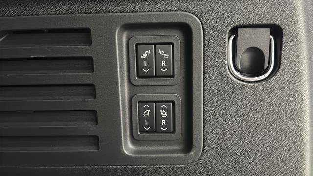 Used 2024 GMC Acadia Denali AWD/4WD image 31