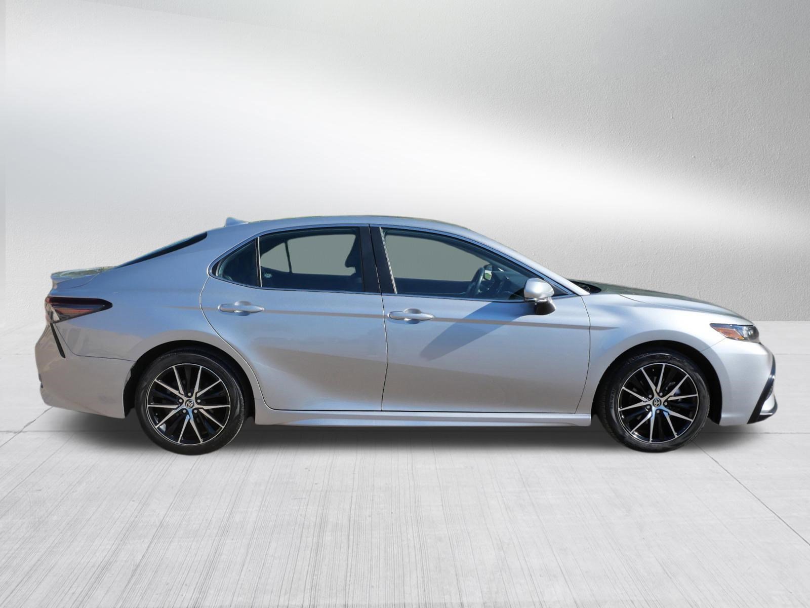 Certified 2024 Toyota Camry SE FWD image 9