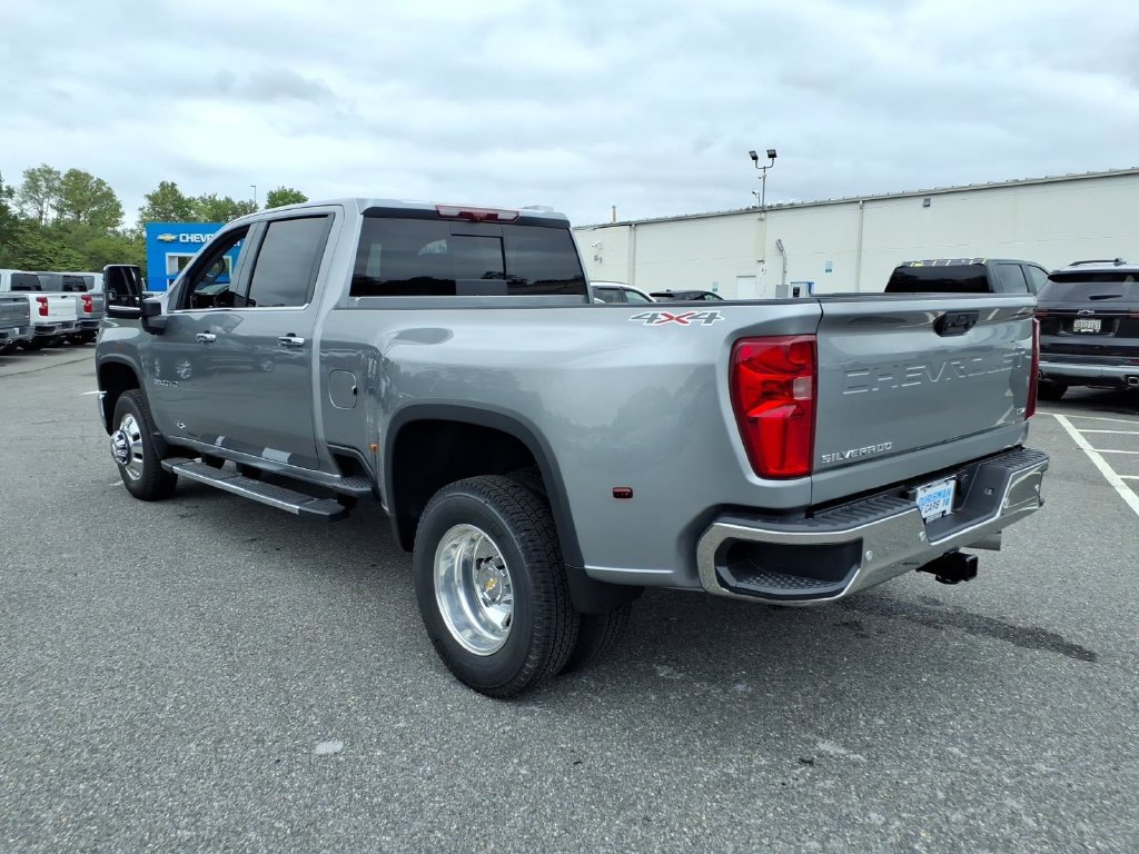 New 2026 Chevrolet Silverado 3500 LTZ w/ LTZ Plus Package AWD/4WD image 6