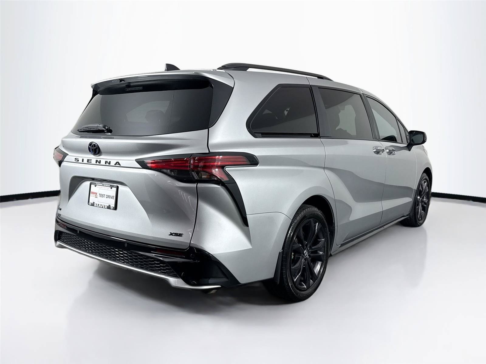 Certified 2025 Toyota Sienna XSE w/ XSE Plus Package FWD video 2