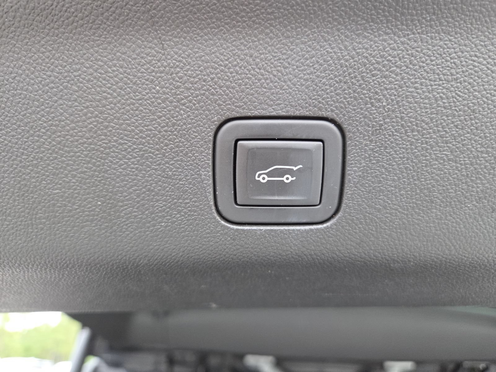Used 2023 GMC Yukon Denali Ultimate AWD/4WD image 30