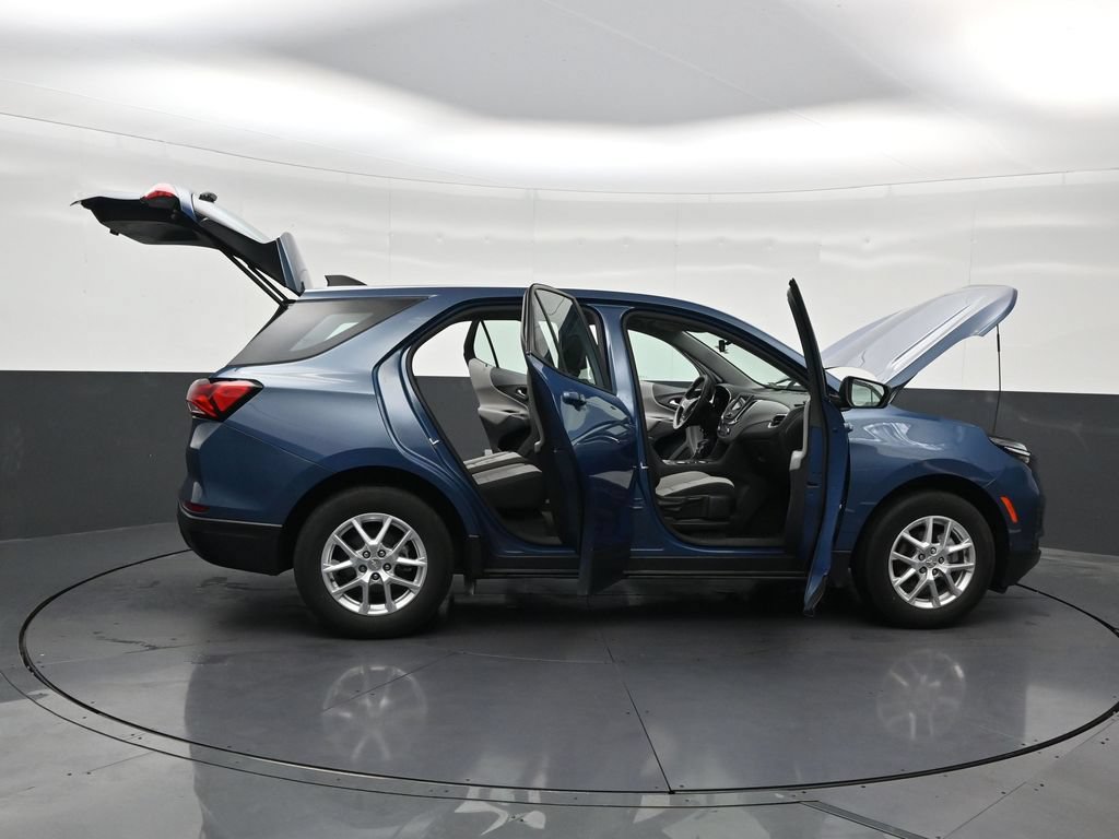 Used 2024 Chevrolet Equinox LS FWD image 32
