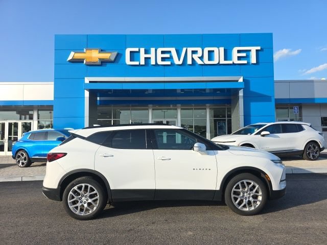 Used 2023 Chevrolet Blazer LT w/ Sound & Technology Package AWD/4WD image 2