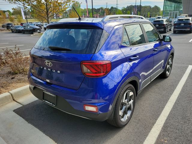 Used 2024 Hyundai Venue SEL image 4