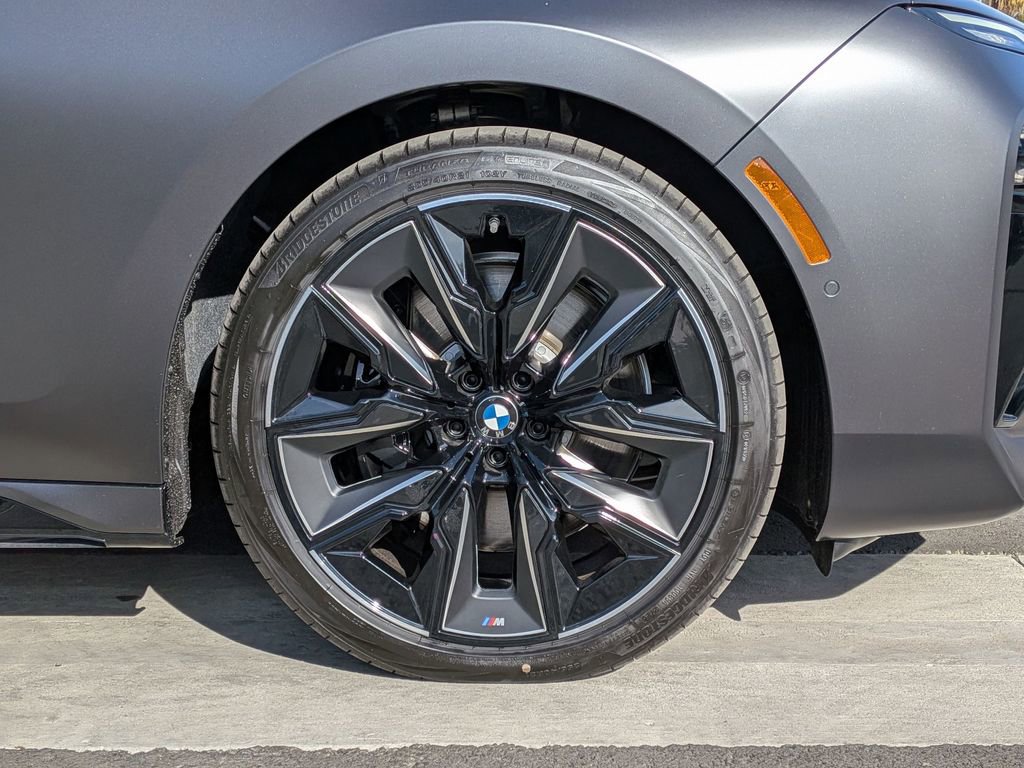 New 2026 BMW 740i image 27