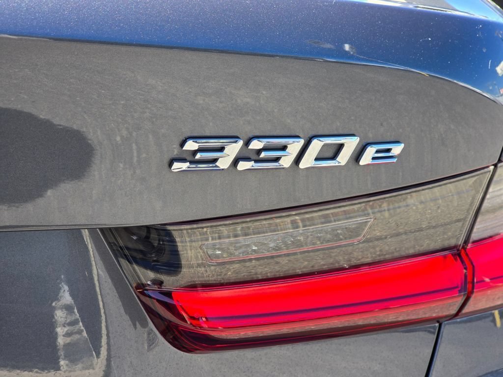 Used 2021 BMW 330e w/ Convenience Package RWD image 11