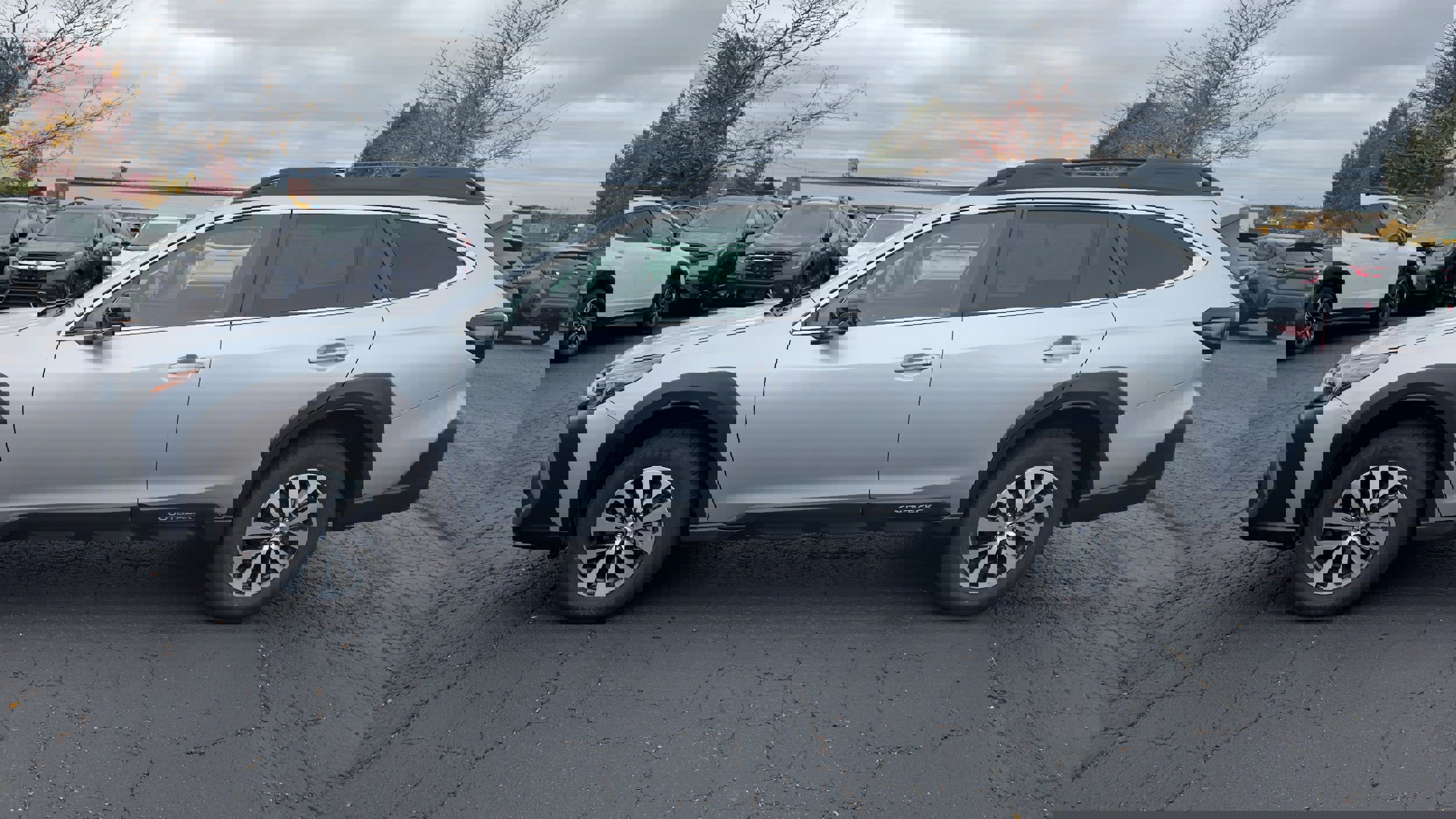 Certified 2025 Subaru Outback Premium image 6