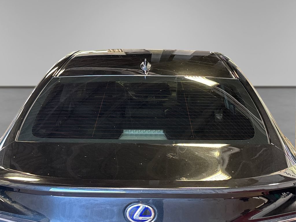 Used 2020 Lexus ES 300h w/ Luxury Package FWD image 16