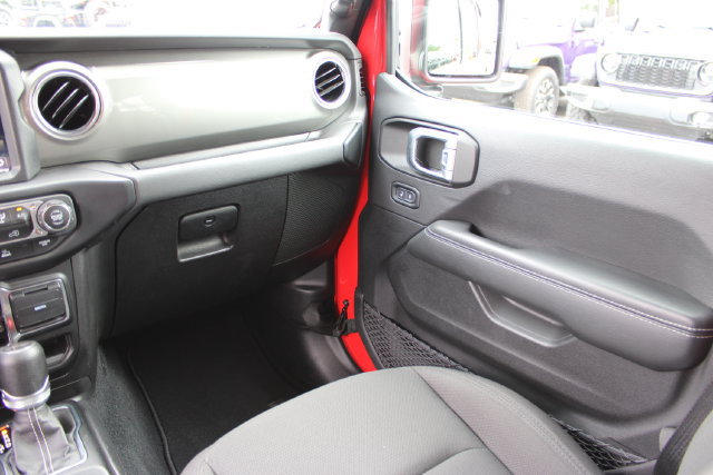 Used 2022 Jeep Wrangler Unlimited Sahara AWD/4WD image 41