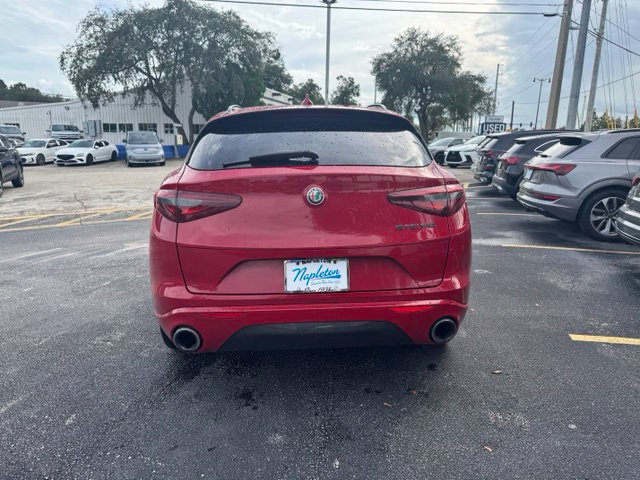 Used 2021 Alfa Romeo Stelvio Sprint w/ Nero Edizione RWD image 4