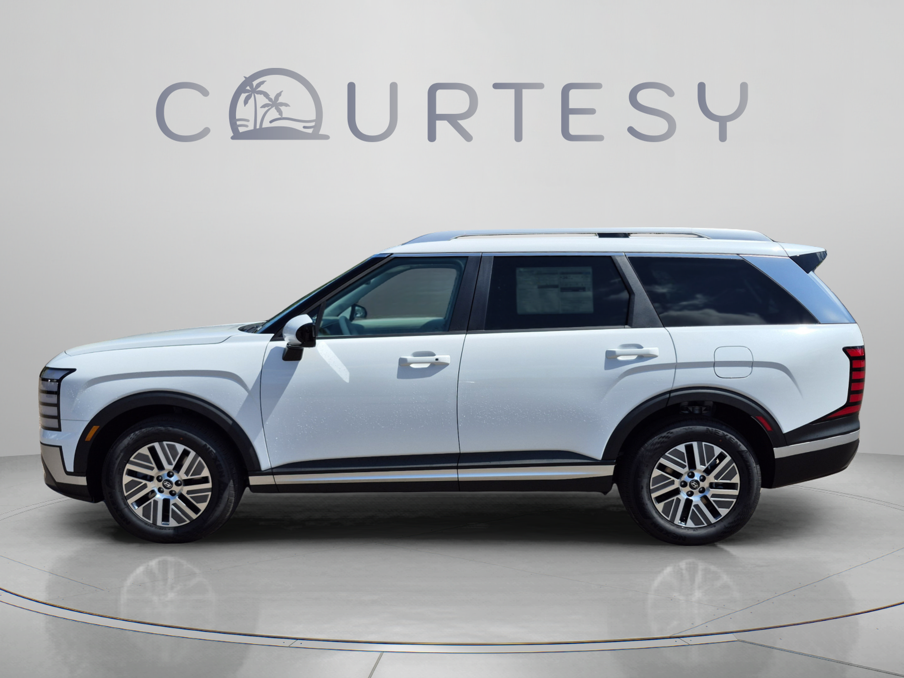 New 2026 Hyundai Palisade FWD Hybrid image 2