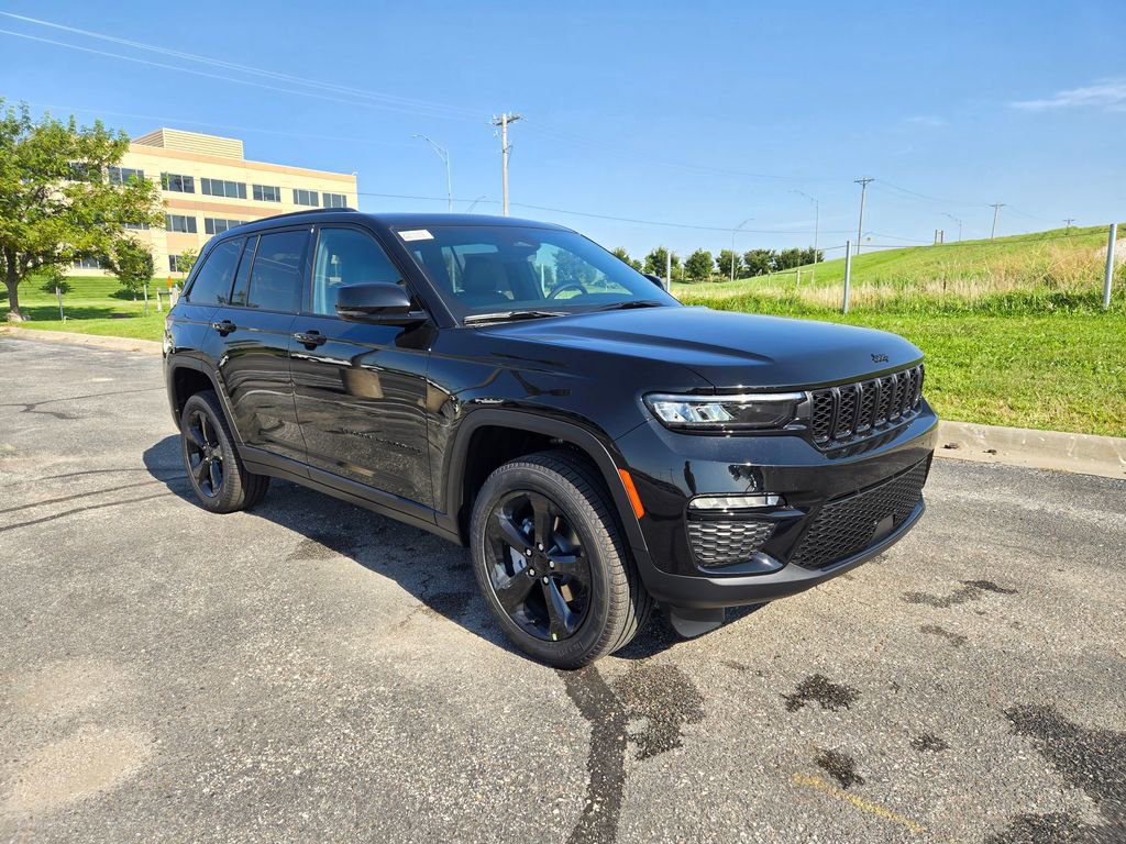New 2025 Jeep Grand Cherokee Limited w/ Black Appearance Package