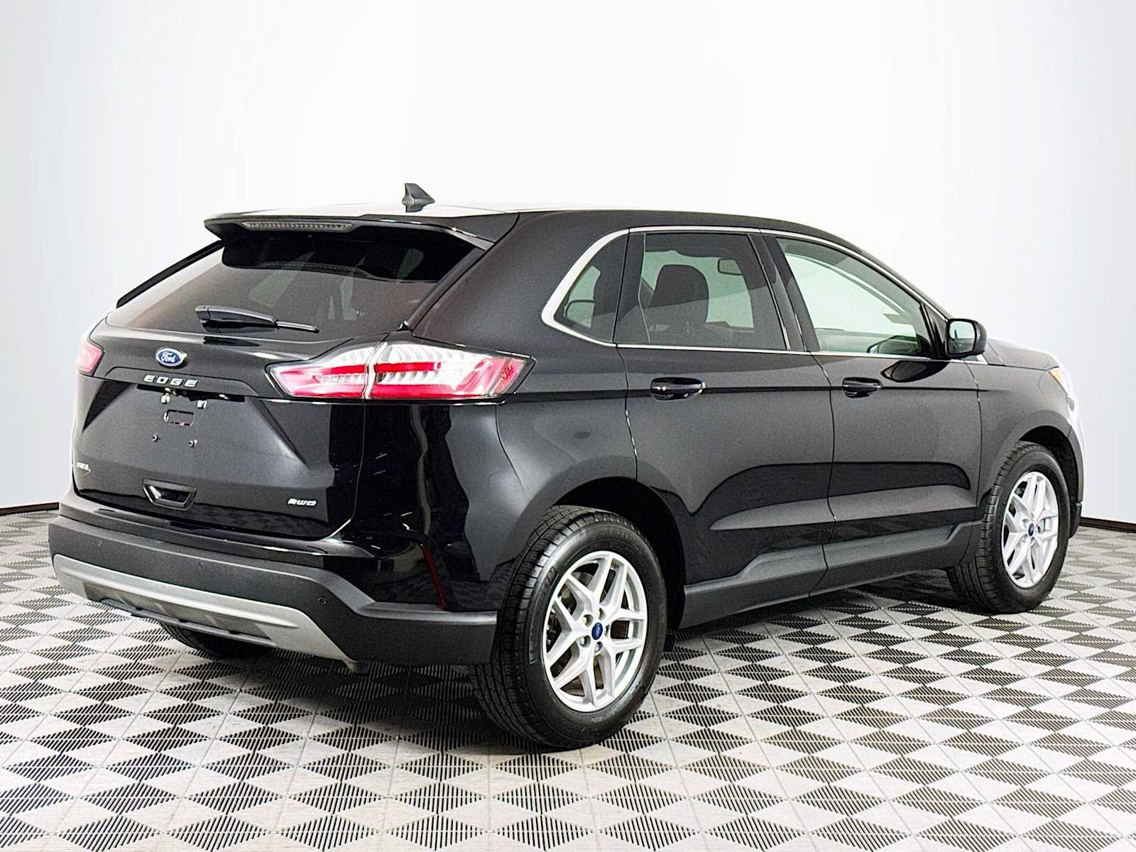 Used 2022 Ford Edge SEL w/ Convenience Package image 10