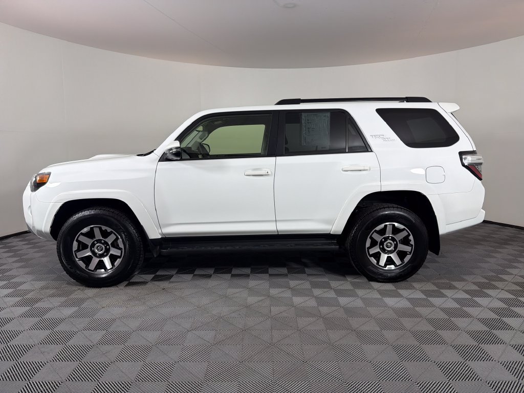 Used 2024 Toyota 4Runner TRD Off-Road Premium AWD/4WD image 6
