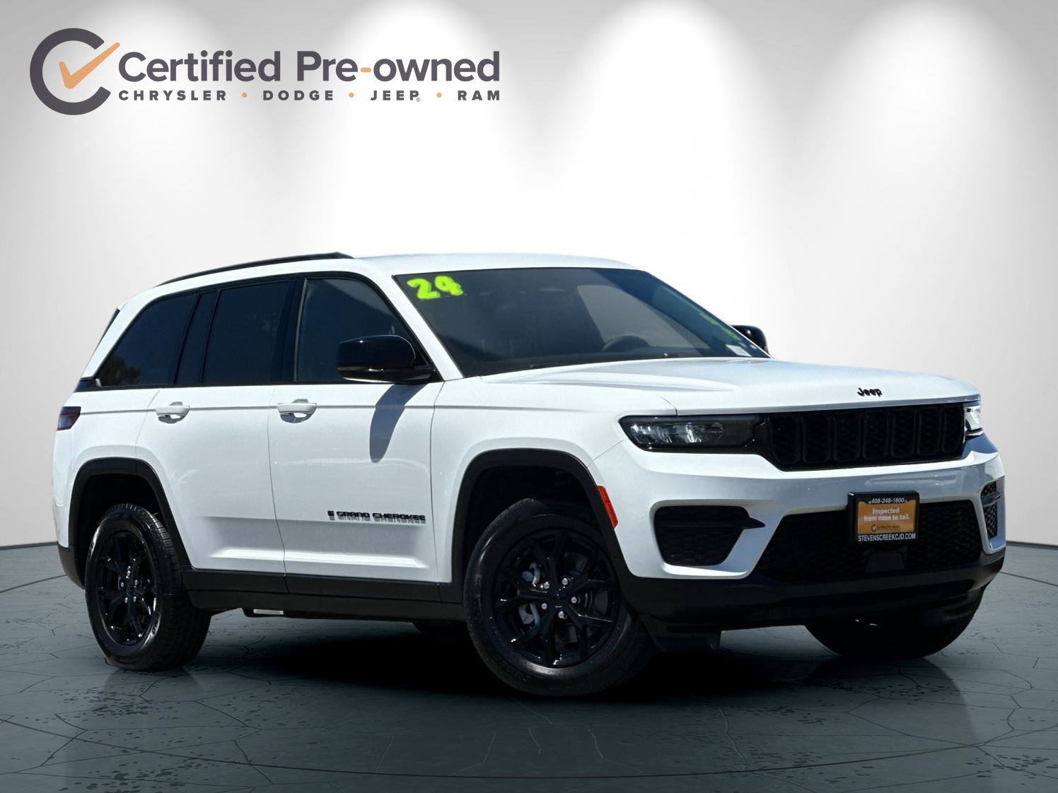 Used 2024 Jeep Grand Cherokee Altitude AWD/4WD image 2