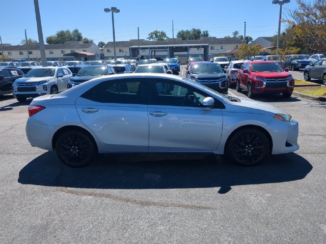 Used 2018 Toyota Corolla LE FWD image 5