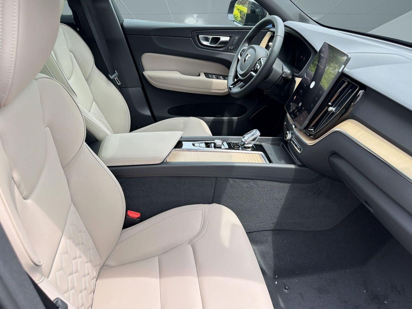 New 2026 Volvo XC60 B5 Plus w/ Protection Package AWD/4WD image 30