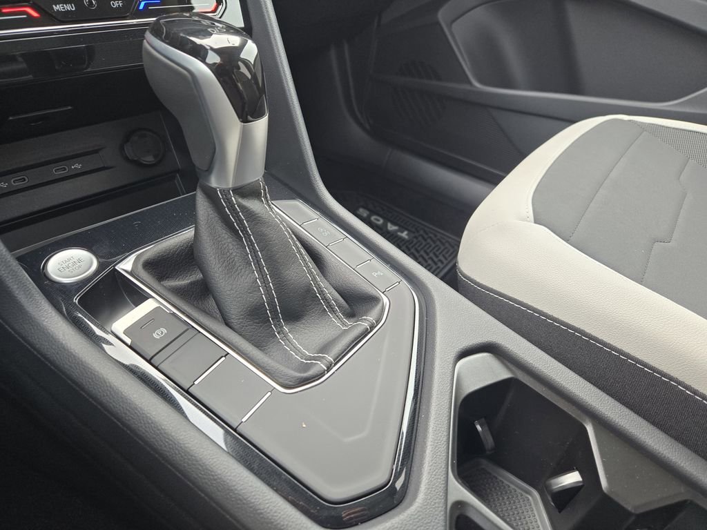 New 2026 Volkswagen Taos SE image 17