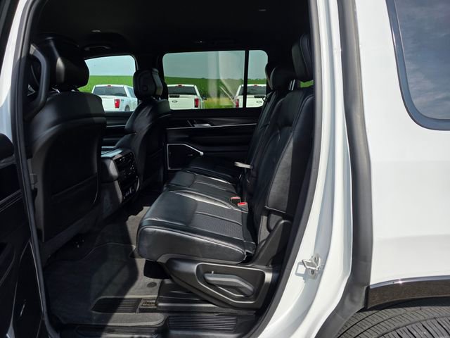 Used 2023 Jeep Wagoneer Series III w/ Preferred Equipment Group image 34