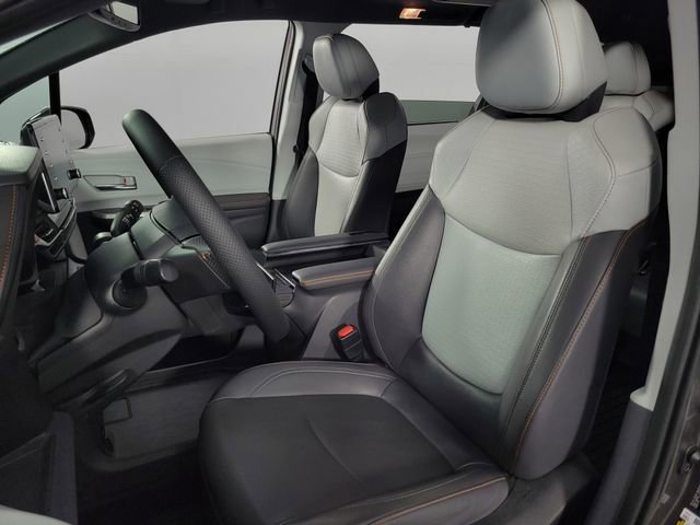 Used 2022 Toyota Sienna XSE image 14